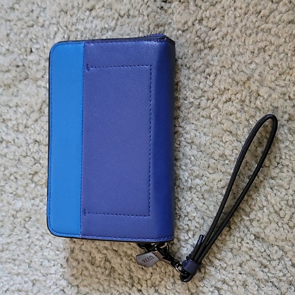 Reed Wallet / Wristlet - Picture 2 of 6